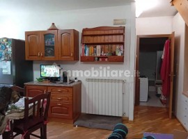 Vendita Appartamento Arezzo. Trilocale in via di Montione. Ottimo stato, primo piano, rif. 114064747