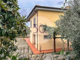 Vendita Villa bifamiliare in stroppiello Arezzo. Buono stato, posto auto, con balcone, riscaldamento