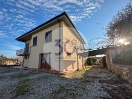 Vendita Villa bifamiliare in stroppiello Arezzo. Buono stato, posto auto, con balcone, riscaldamento