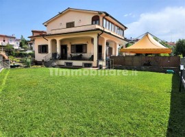 Vendita Villa unifamiliare Arezzo. Buono stato, con terrazza, riscaldamento autonomo, 300 m², rif. 1