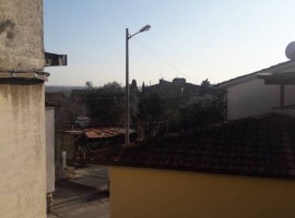 Vendita Terratetto unifamiliare in Località Poggiola Arezzo. Buono stato, posto auto, con balcone, r