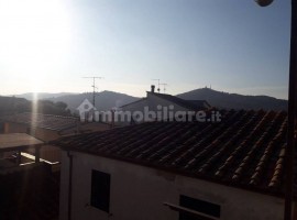 Vendita Terratetto unifamiliare in Località Poggiola Arezzo. Buono stato, posto auto, con balcone, r