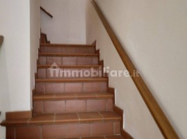 Vendita Terratetto unifamiliare Arezzo. Ottimo stato, con terrazza, riscaldamento autonomo, 170 m², 