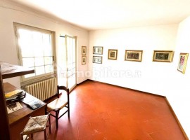 Vendita Villa a schiera in via Lorenzo Viani 30 Arezzo. Da ristrutturare, posto auto, con terrazza, 