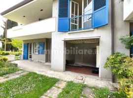 Vendita Villa a schiera in via Lorenzo Viani 30 Arezzo. Da ristrutturare, posto auto, con terrazza, 