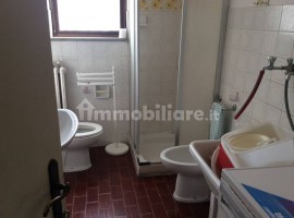 Vendita Villa unifamiliare in via Anconetana San C. Arezzo. Da ristrutturare, posto auto, con terraz