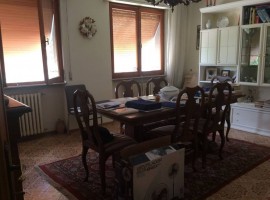 Vendita Villa unifamiliare in via Anconetana San C. Arezzo. Da ristrutturare, posto auto, con terraz