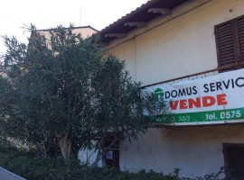 Vendita Villa unifamiliare in Località Policiano, 95 Arezzo. Da ristrutturare, riscaldamento autonom