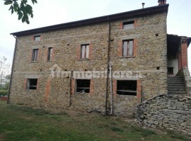 Vendita Casa colonica in Strada Comunale di Giovi Arezzo. Da ristrutturare, 500 m², rif. 93532120 Ve