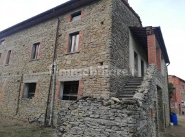 Vendita Casa colonica in Strada Comunale di Giovi Arezzo. Da ristrutturare, 500 m², rif. 93532120 Ve