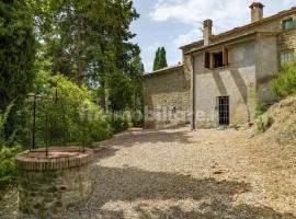 Vendita Casale in Località Santa Maria alla Rassinata Arezzo. Ottimo stato, posto auto, 420 m², rif.