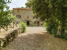 Vendita Casale in Località Santa Maria alla Rassinata Arezzo. Ottimo stato, posto auto, 420 m², rif.