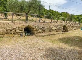 Vendita Casale in Località Santa Maria alla Rassinata Arezzo. Ottimo stato, posto auto, 420 m², rif.