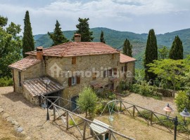 Vendita Casale in Località Santa Maria alla Rassinata Arezzo. Ottimo stato, posto auto, 420 m², rif.