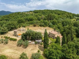 Vendita Casale in Località Santa Maria alla Rassinata Arezzo. Ottimo stato, posto auto, 420 m², rif.