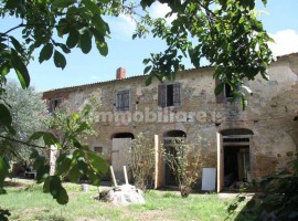 Vendita Rustico in Strada Vicinale del Capannone Arezzo. Da ristrutturare, 180 m², rif. 112873713 Ve