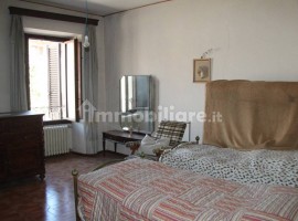 Vendita Casa colonica in Località Pratantico 47 Arezzo. Da ristrutturare, 354 m², rif. 107937381 Ven