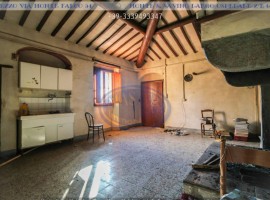 Vendita Casa colonica in Località Vitiano Arezzo. Da ristrutturare, posto auto, 300 m², rif. 9333521