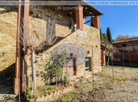 Vendita Casa colonica in Località Vitiano Arezzo. Da ristrutturare, posto auto, 300 m², rif. 9333521