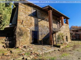 Vendita Casa colonica in Località Vitiano Arezzo. Da ristrutturare, posto auto, 300 m², rif. 9333521