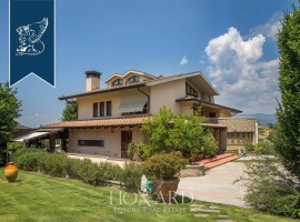 Vendita Villa unifamiliare Arezzo. Da ristrutturare, posto auto, riscaldamento autonomo, 730 m², rif