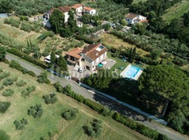 Vendita Villa unifamiliare in Località Puliciano 158E Arezzo. Ottimo stato, con terrazza, riscaldame