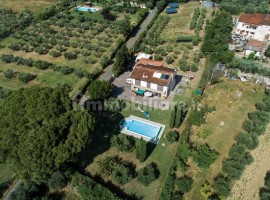 Vendita Villa unifamiliare in Località Puliciano 158E Arezzo. Ottimo stato, con terrazza, riscaldame