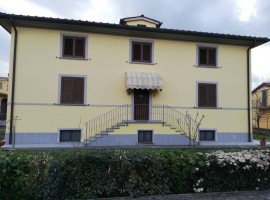 Vendita Villa unifamiliare in Località Venere Arezzo. Ottimo stato, posto auto, con terrazza, riscal