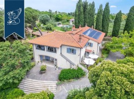 Vendita Villa unifamiliare Arezzo. Ottimo stato, con terrazza, riscaldamento autonomo, 550 m², rif. 