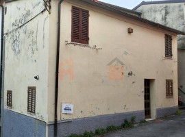 Vendita Terratetto unifamiliare in Montione Arezzo. Buono stato, riscaldamento autonomo, 80 m², rif.