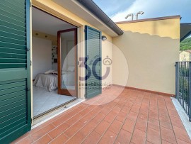 Vendita Villa a schiera in Prima periferia Arezzo. Ottimo stato, posto auto, con terrazza, riscaldam, Italia, Arezzo