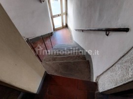 Vendita Terratetto unifamiliare in Località Marcena 20 Arezzo. Da ristrutturare, posto auto, 210 m²,