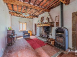 Vendita Casa colonica in Località Battifolle Arezzo. Da ristrutturare, posto auto, 320 m², rif. 1103