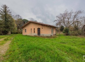 Vendita Casa colonica in Località Battifolle Arezzo. Da ristrutturare, posto auto, 320 m², rif. 1103