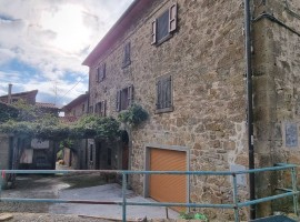 Vendita Terratetto unifamiliare in Località Santa Maria alla Rassinata Arezzo. Buono stato, posto au