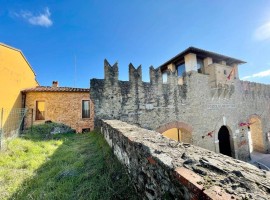 Vendita Terratetto unifamiliare in vicolo della Palestra 2 Arezzo. Ottimo stato, posto auto, con bal, Italia, Arezzo