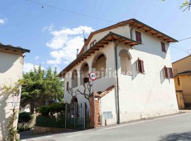 Vendita Terratetto unifamiliare in Località Quarata Arezzo. Buono stato, posto auto, con terrazza, r