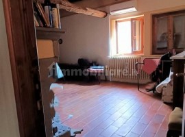 Vendita Casale in Località Tregozzano Arezzo. Buono stato, posto auto, 300 m², rif. 106195357 Vendit