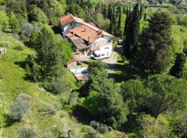 Vendita Casa colonica in via di Castelsecco Arezzo. Buono stato, posto auto, 200 m², rif. 94872724 V