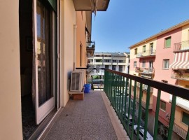 Vendita Appartamento Arezzo. Quadrilocale in via Sebastiano Fabroni 19. Da ristrutturare, terzo pian