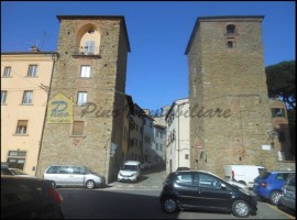 Vendita Terratetto unifamiliare in via fra Le Torri Arezzo. Da ristrutturare, riscaldamento autonomo