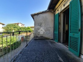 Vendita Terratetto plurifamiliare in via Pietramala 8 Arezzo. Da ristrutturare, con terrazza, riscal