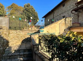 Vendita Casa colonica in via delle Conserve Arezzo. Ottimo stato, posto auto, 202 m², rif. 108049421