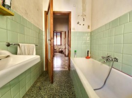 Vendita Appartamento in via Galliano Maggiore 14. Arezzo. Da ristrutturare, primo piano, con balcone