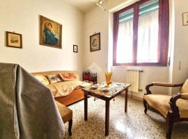 Vendita Appartamento in via Galliano Maggiore 14. Arezzo. Da ristrutturare, primo piano, con balcone