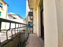 Vendita Appartamento in via Galliano Maggiore 14. Arezzo. Da ristrutturare, primo piano, con balcone