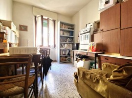 Vendita Appartamento in via Galliano Maggiore 14. Arezzo. Da ristrutturare, primo piano, con balcone