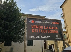 Vendita Villa bifamiliare in via Redi, 78 Arezzo. Posto auto, con terrazza, riscaldamento autonomo, 