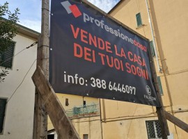 Vendita Villa bifamiliare in via Redi, 78 Arezzo. Posto auto, con terrazza, riscaldamento autonomo, 