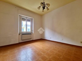 Vendita Appartamento Arezzo. Quadrilocale in via Trento e Trieste 10. Da ristrutturare, primo piano,